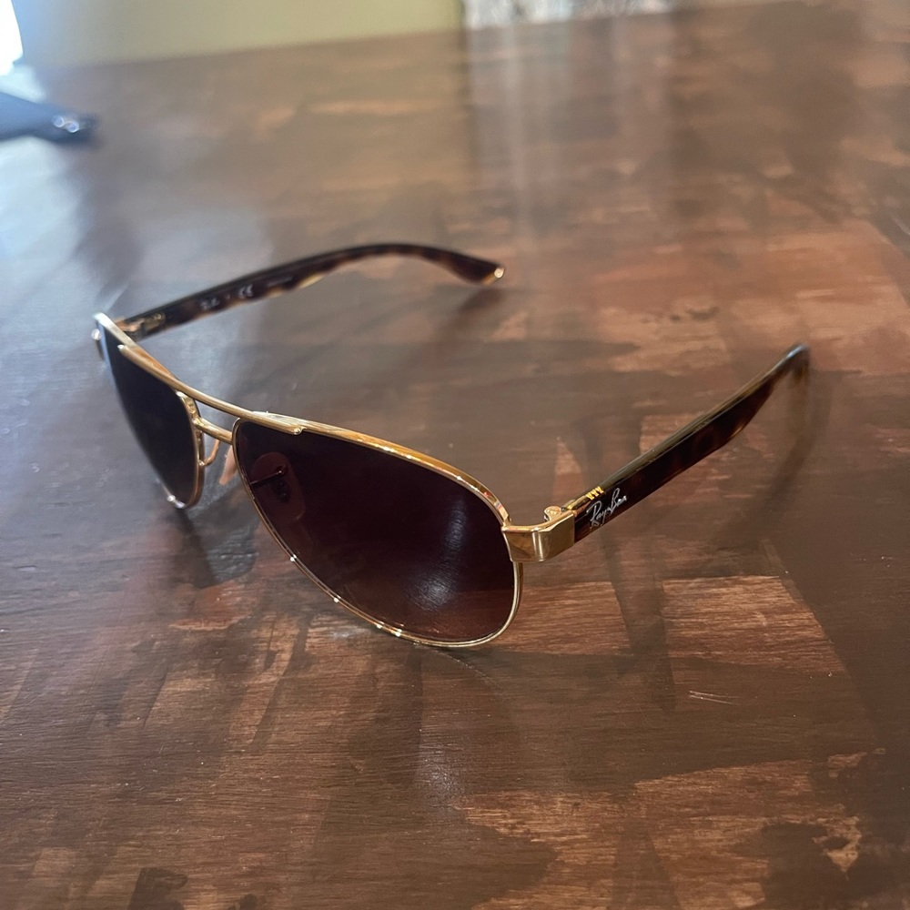 Ray ban Aviators with tortoise arms